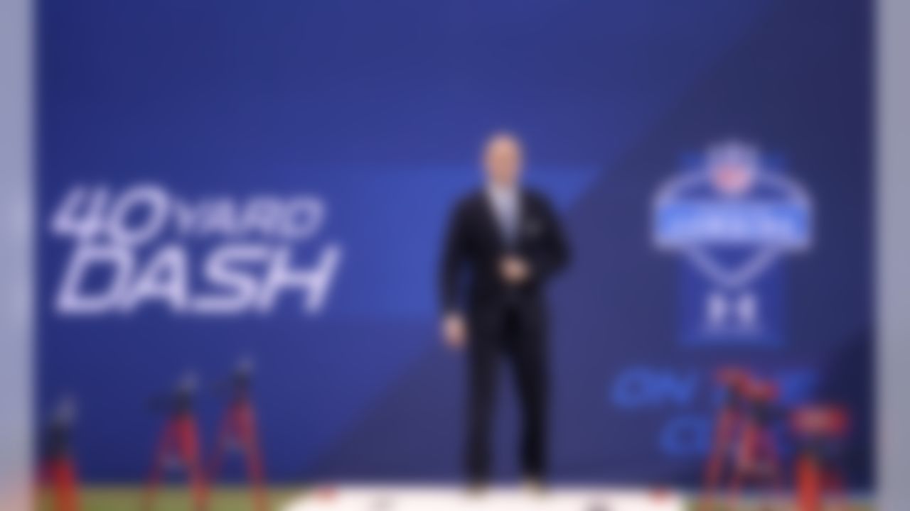 NFL Network's Rich Eisen prepares to run the 40-yard dash during the 2015 NFL Scouting Combine at Lucas Oil Stadium on Sunday, February 22, 2015 in Indianapolis, Indiana. Eisen teamed up with St. Jude Children's Research Hospital to help raise money for charity. (Johnny Vy/NFL)