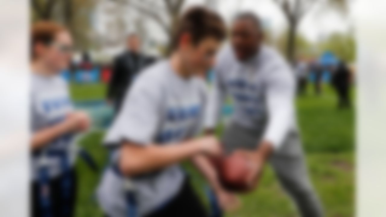 Mississippi State defensive tackle Chris Jones participates in a Play 60 event at Grant Park on Wednesday, April 27, 2016 in Chicago. (Ben Liebenberg/NFL)