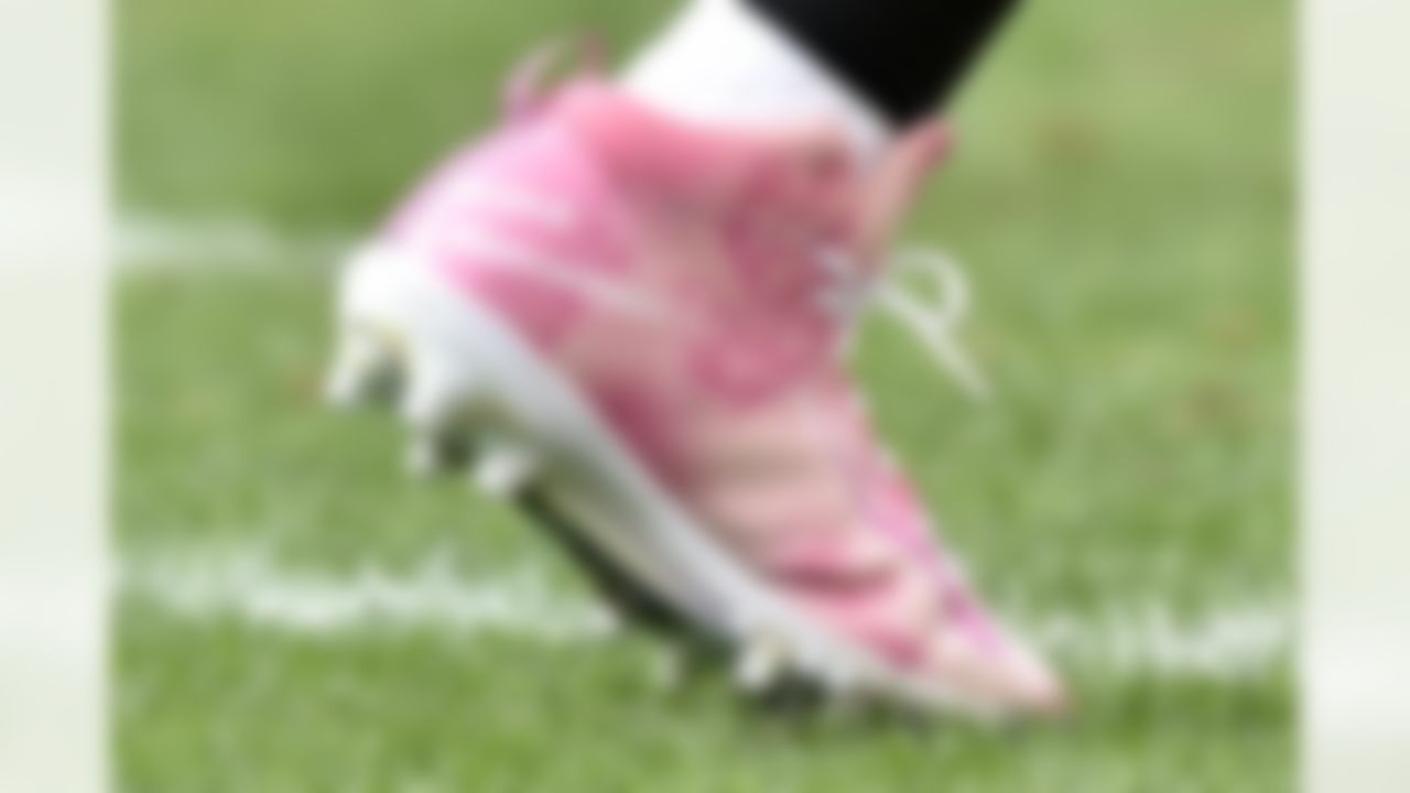 Pittsburgh Steelers quarterback Ben Roethlisberger (7) wears pink shoes as part of the NFL's "Crucial Catch" program to bring awareness to cancer while playing against the Pittsburgh Steelers in the second quarter of the NFL football game , Sunday, Oct. 8, 2017, in Pittsburgh.