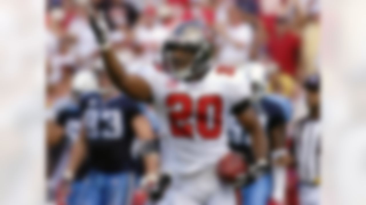 TAMPA, FL - OCTOBER 14: Cornerback Ronde Barber #20 of the Tampa Bay Buccaneers intercepts a pass against the Tennessee Titans at Raymond James Stadium on October 14, 2007 in Tampa, Florida. The play was called back and the Bucs won 13 - 10.(Photo by Al Messerschmidt/Getty Images)