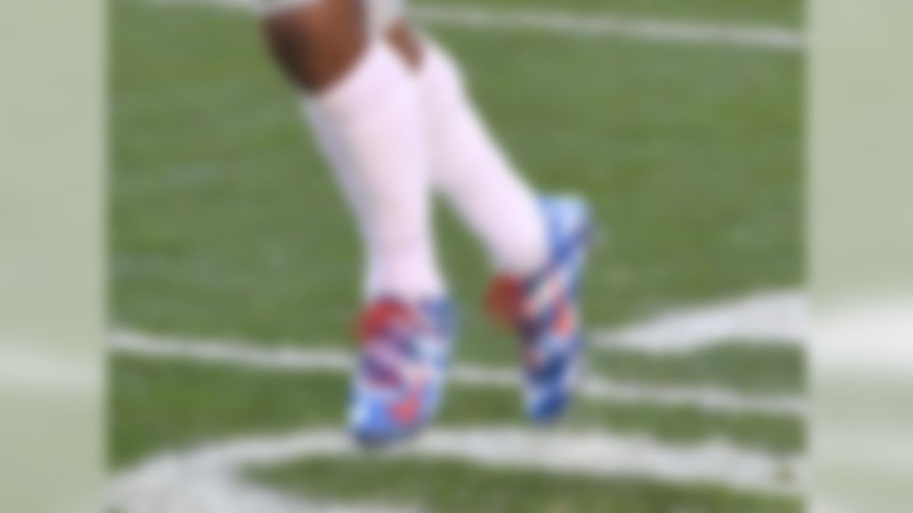 Cruz wore these blue and white stars-and-stripes cleats for the final week of Salute to Service Month while the Giants were in Cleveland playing the Browns.