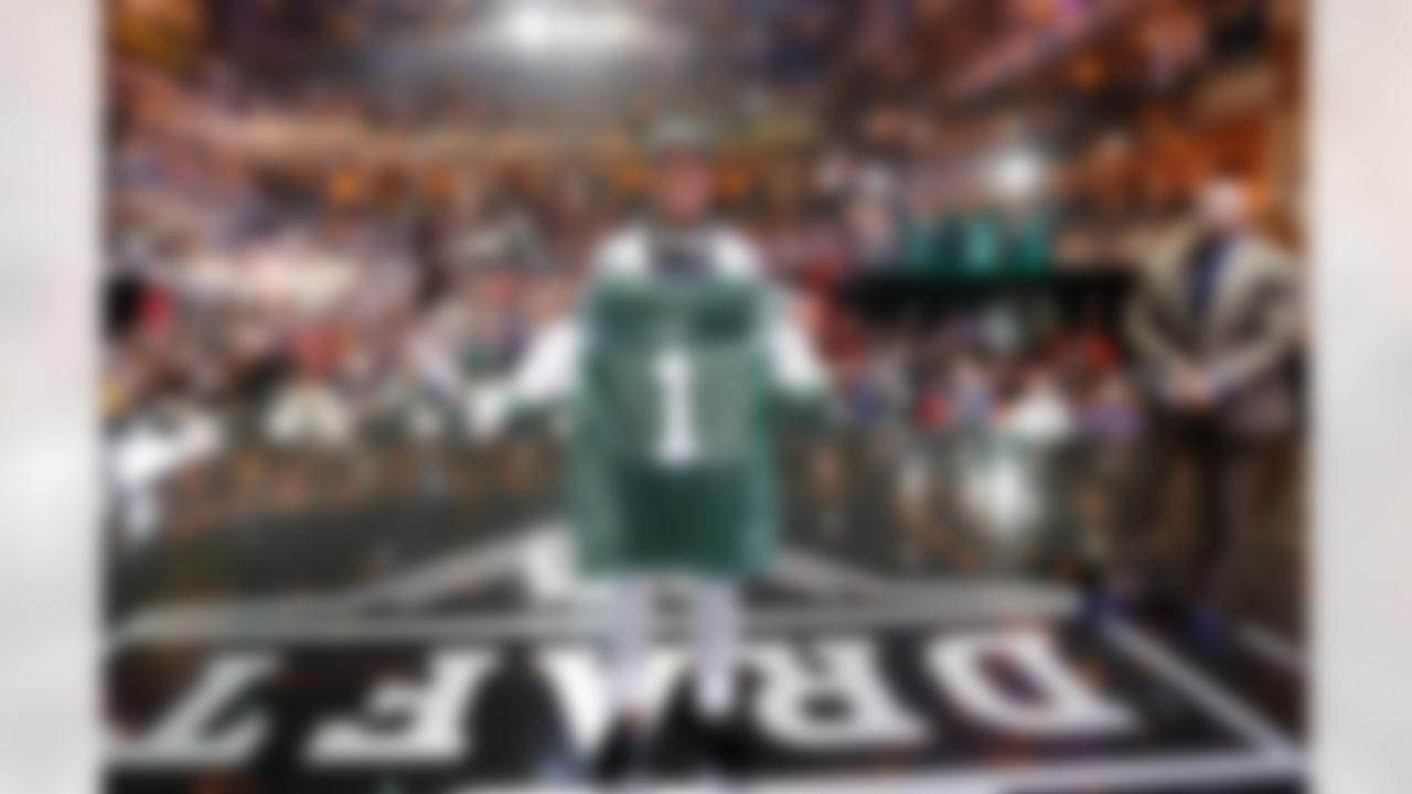 Ohio State linebacker Darron Lee poses for photos on stage after being selected by New York Jets during the 2016 NFL Draft at the Auditorium Theatre on Thursday, April 28, 2016 in Chicago. (Ben Liebenberg/NFL)