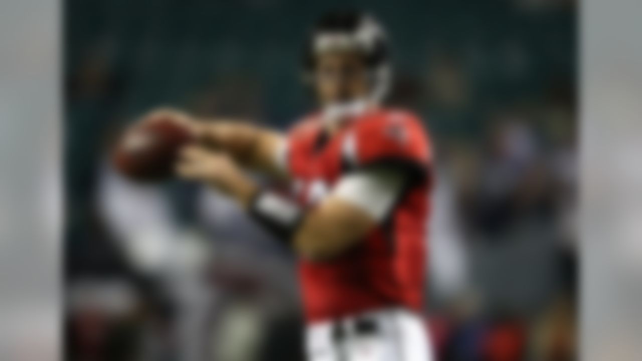 Joey Harrington of the Atlanta Falcons warms up before the game against the Indianapolis Colts at the Georgia Dome in Atlanta, Georgia on November 22, 2007. (Photo by Jeff Lewis / Sharp Shot)