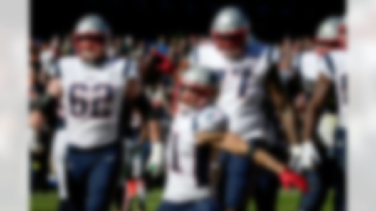 The Patriots collected their first win on the road this season with their victory over the Bears. This was the longest the Patriots had gone without a road win to open a season since 2009. Since Julien Edelman's return, the Patriots offense had been executing better than it had all season. During Weeks 1-4 without Edelman, the Patriots averaged 23.8 points per game and 337.3 total yards per game. After Edelman's return in Week 5, those statistics improved to 39.7 PPG and 439.7 total YPG.The New England special teams unit scored 14 points against the Bears on two plays: Cordarrelle Patterson scored on a 95-yard kickoff return in the second quarter, and Don'ta Hightower blocked a punt, which Kyle Van Noy returned for a score.
