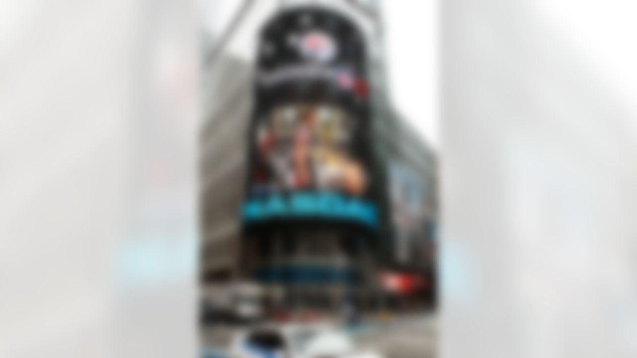 NEW YORK - APRIL 28: A general view of the EA Sports Madden NFL 12 photo shoot for the cover on April 28, 2011 in Time Square, New York City (Photo by Mike Stobe/Getty Images)