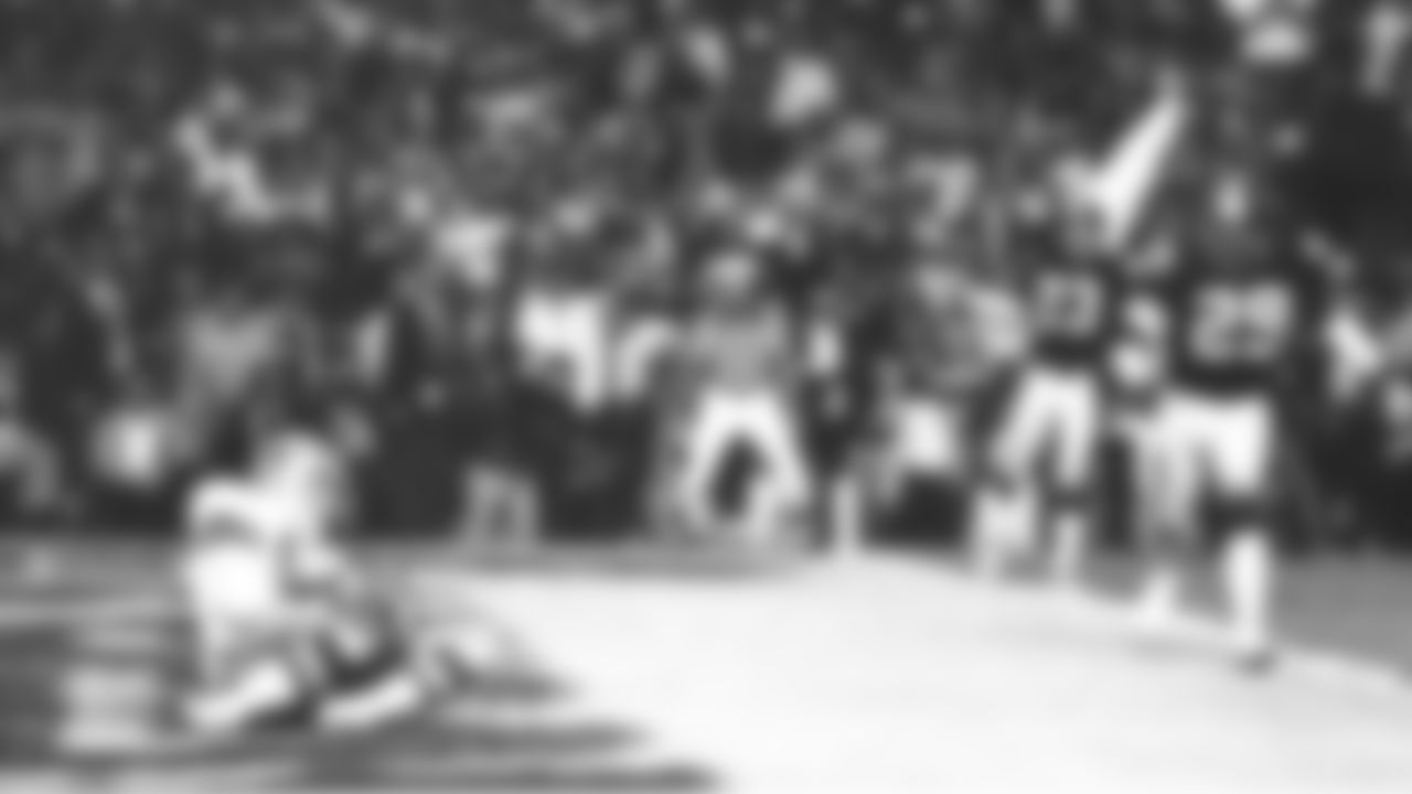 Dallas Cowboys tight end Jackie Smith lays in the end zone after dropping a potential touchdown pass in a 35-31 loss to the Pittsburgh Steelers in Super Bowl XIII on January 21, 1979 at Orange Bowl. (National Football League)