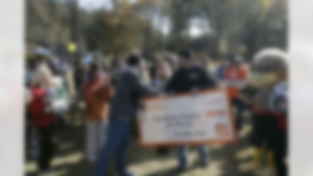 The Home Depot NFL Neighborhood MVP Build in Atlanta, GA with Falcons Linebacker Keith Brooking. (Photo by Andrew Coppley/CIA Stock Photography Inc.)