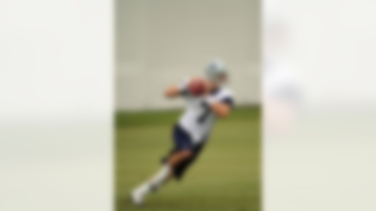 IRVING, TX - MAY 01: Quarterback Stephen McGee #7 of the Dallas Cowboys drops back to pass during rookie mini camp on May 1, 2009 in Irving, Texas. (Photo by Ronald Martinez/Getty Images)