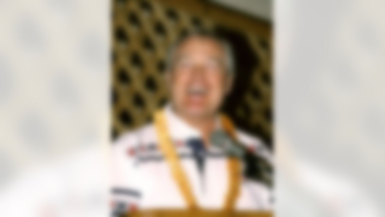Chuck Noll, 4-time Super Bowl winning head coach of the Pittsburgh Steelers, is introduced as a member of the Pro Football Hall of Fame Class of 1993 before the AFC's 23-20 overtime victory over the NFC in the 1993 NFL Pro Bowl played on February 7, 1993 (National Football League)