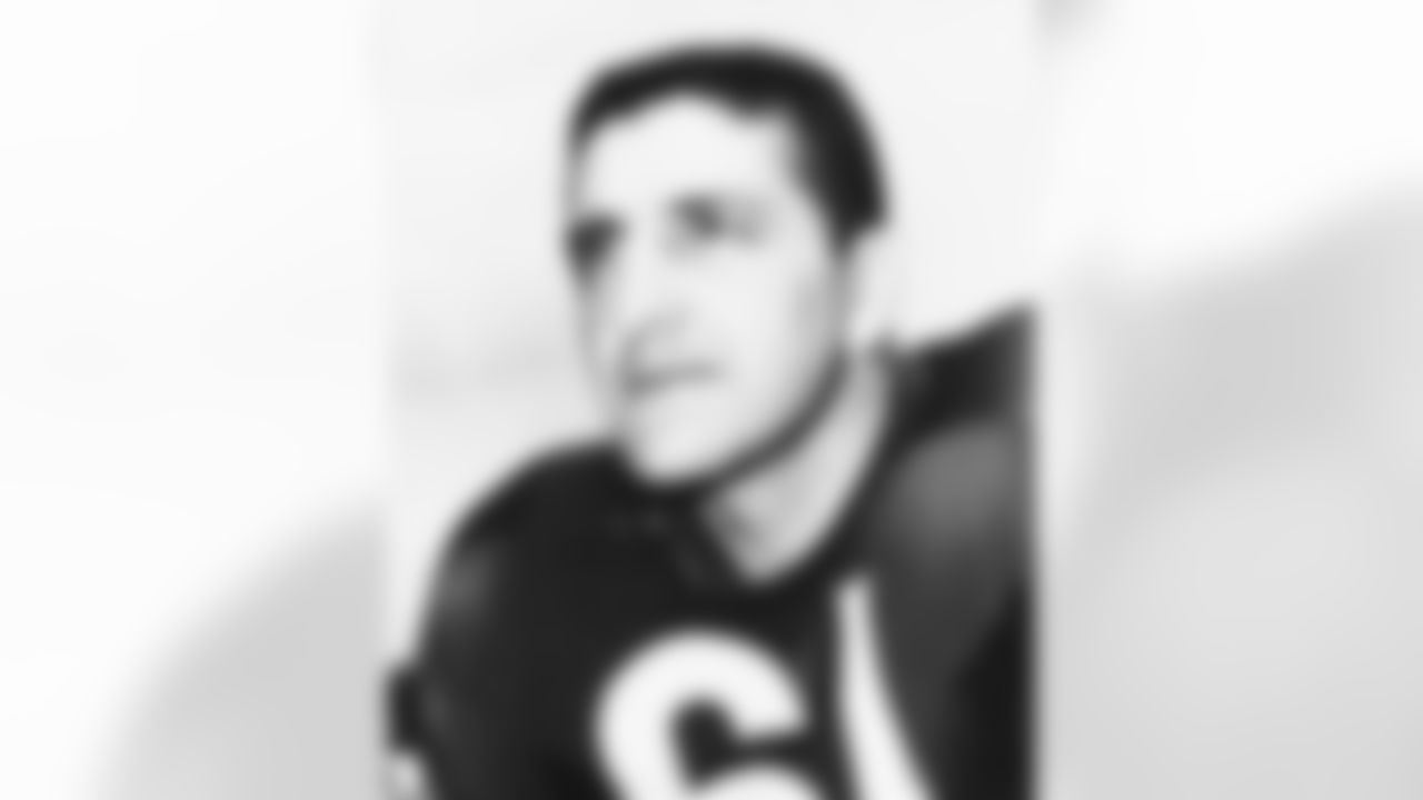 Bill George of the Chicago Bears is shown, Nov. 1, 1963. (Associated Press)