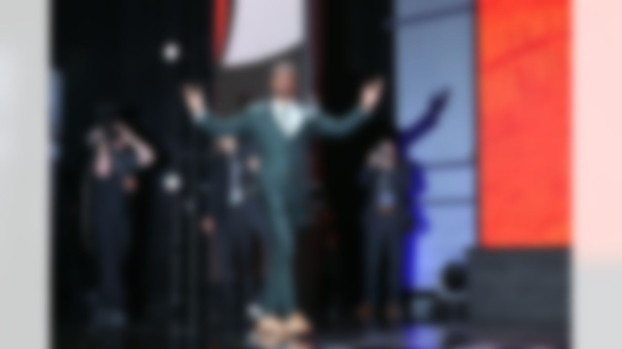 Baylor wide receiver Corey Coleman poses for photos on stage after being selected by Cleveland Browns during the 2016 NFL Draft at the Auditorium Theatre on Thursday, April 28, 2016 in Chicago. (Perry Knotts/NFL)
