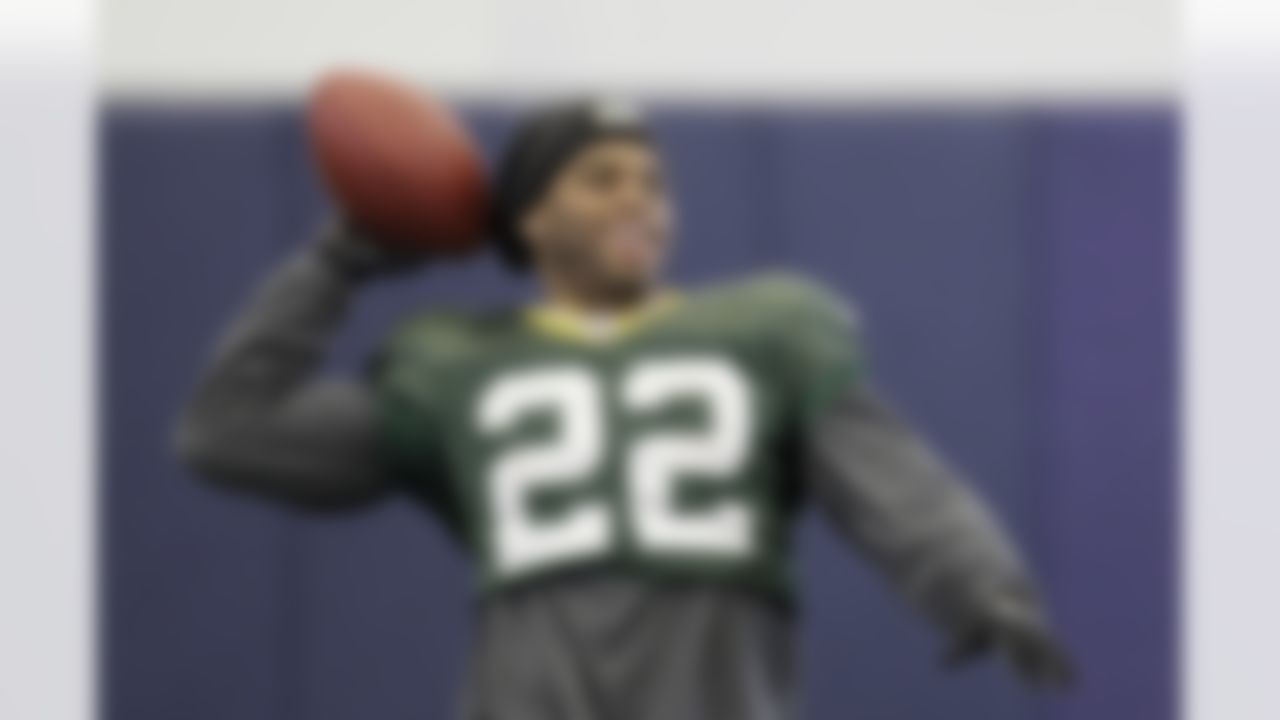 Green Bay Packers' Pat Lee throws during practice, Wednesday, Feb. 2, 2011 in Dallas. Green Bay will face the Pittsburgh Steelers in the NFL football Super Bowl XLV Sunday. (AP Photo/Eric Gay)