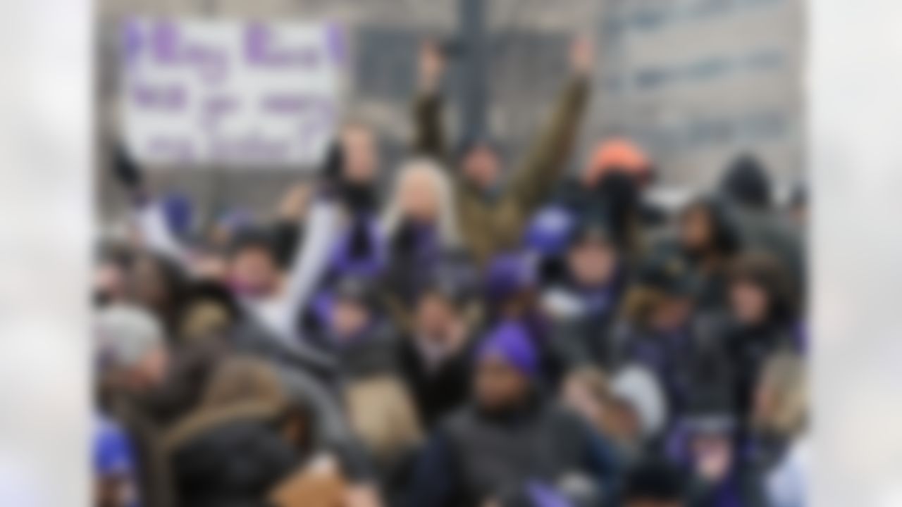 Baltimore Ravens fans cheer during a send-off rally for the team on Monday, Jan. 28, 2013 in Baltimore. The NFL football team is leaving for New Orleans to face the San Francisco 49ers in the Super Bowl. (AP Photo/Steve Ruark)