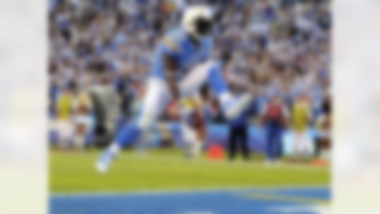 San Diego Chargers running back LaDainian Tomlinson celebrates his second touchdown during the third quarter of an NFL football game against the Kansas City Chiefs, Sunday, Nov. 29, 2009, in San Diego, Calif. (AP Photo/Chris Carlson)