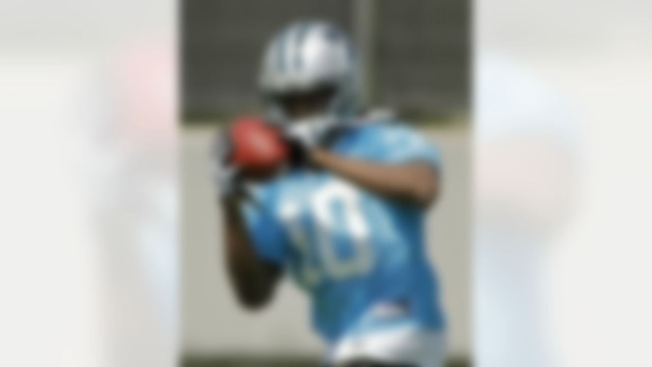 Carolina Panthers' draft pick Armanti Edwards (10) from Appalachian State, catches a pass during their NFL football minicamp on Friday, April 30, 2010, in Charlotte, N.C. (AP Photo/Rick Havner)