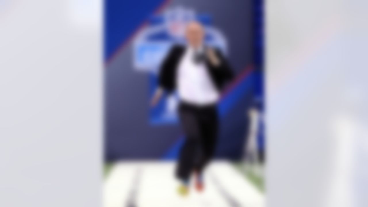 NFL Network host Rich Eisen runs the 40 yard dash at the 2012 NFL Scouting Combine at Lucas Oil Stadium on Feb. 27 in Indianapolis, Ind. (Ben Liebenberg/NFL)