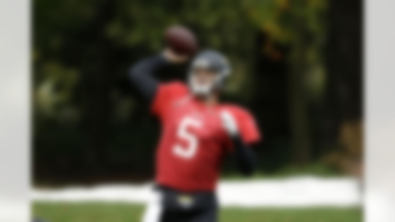 Jacksonville Jaguars quarterback Blake Bortles takes part in an NFL training session at the Grove Hotel in Chandler's Cross, England, Wednesday, Nov. 5, 2014. The Jacksonville Jaguars are due to play the Dallas Cowboys at Wembley stadium in London on Sunday in a regular season NFL game. (AP Photo/Matt Dunham)