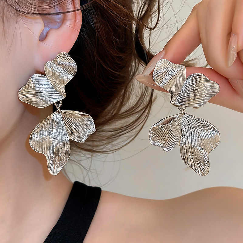 European And American Cross-Border Metal Brushed Petal Earrings With Silver Needles, Light Luxury, High-End Feel, Minima