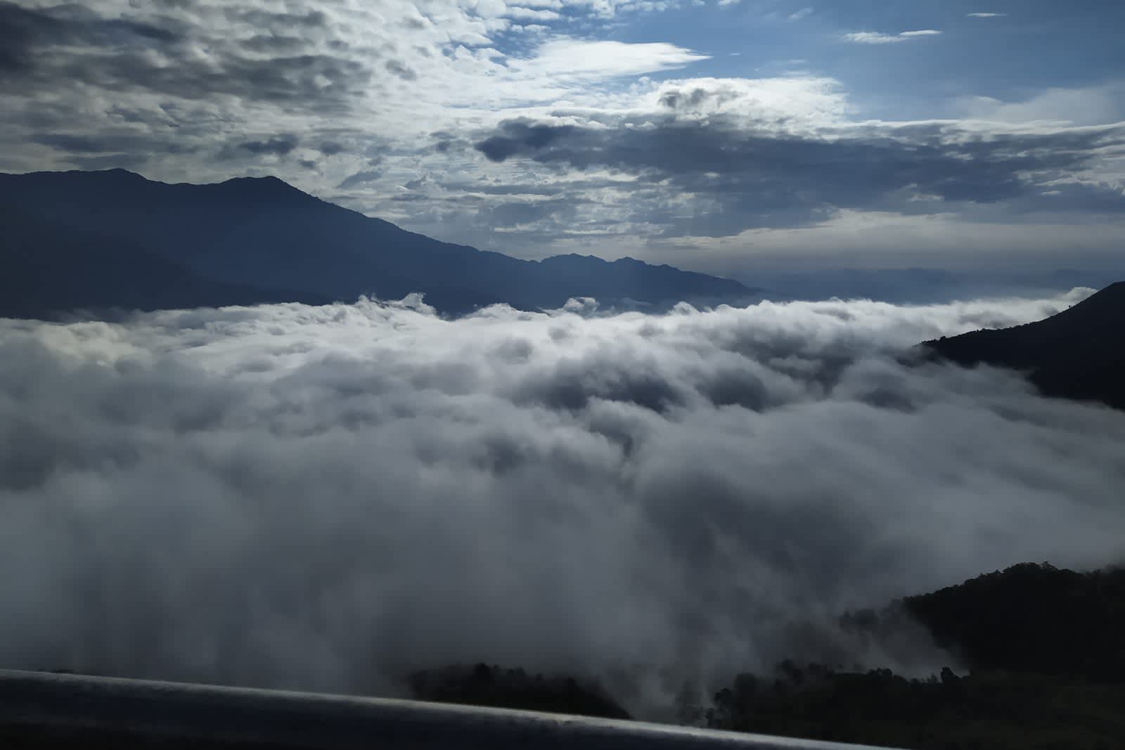 Mist rolling over the pass
