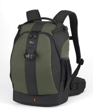 Lowepro Flipside 400 AW de face. En vert, il a presque l'air d'un sac à dos classique