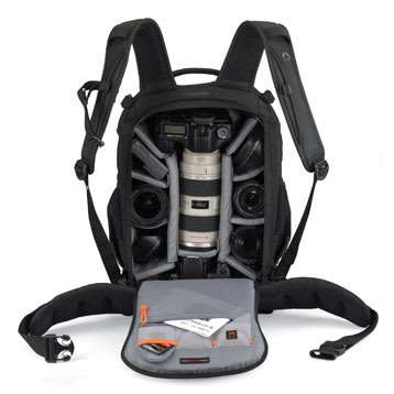 Lowepro Flipside 400 AW de dos. L'ouverture par le dos est une très bonne garantie de sécurité, et un bon moyen de ne pas se salir le dos après avoir posé le sac