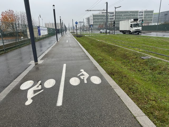 Une piste cyclable qui mène au cœur de l'aéroport d'Orly