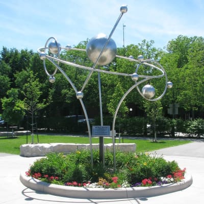 Water Molecule Sculpture