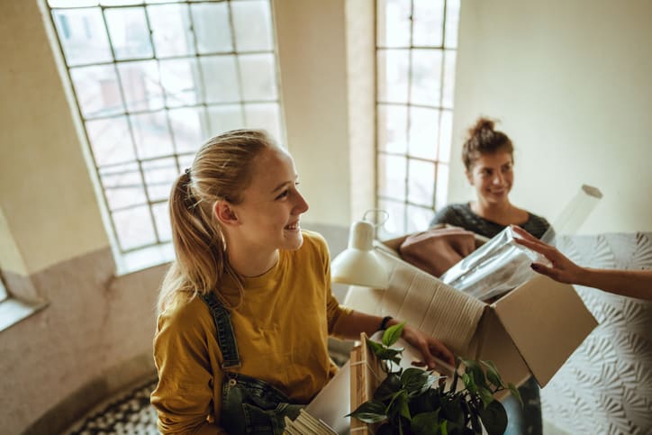 Photo of flatmates are moving into a students dorm