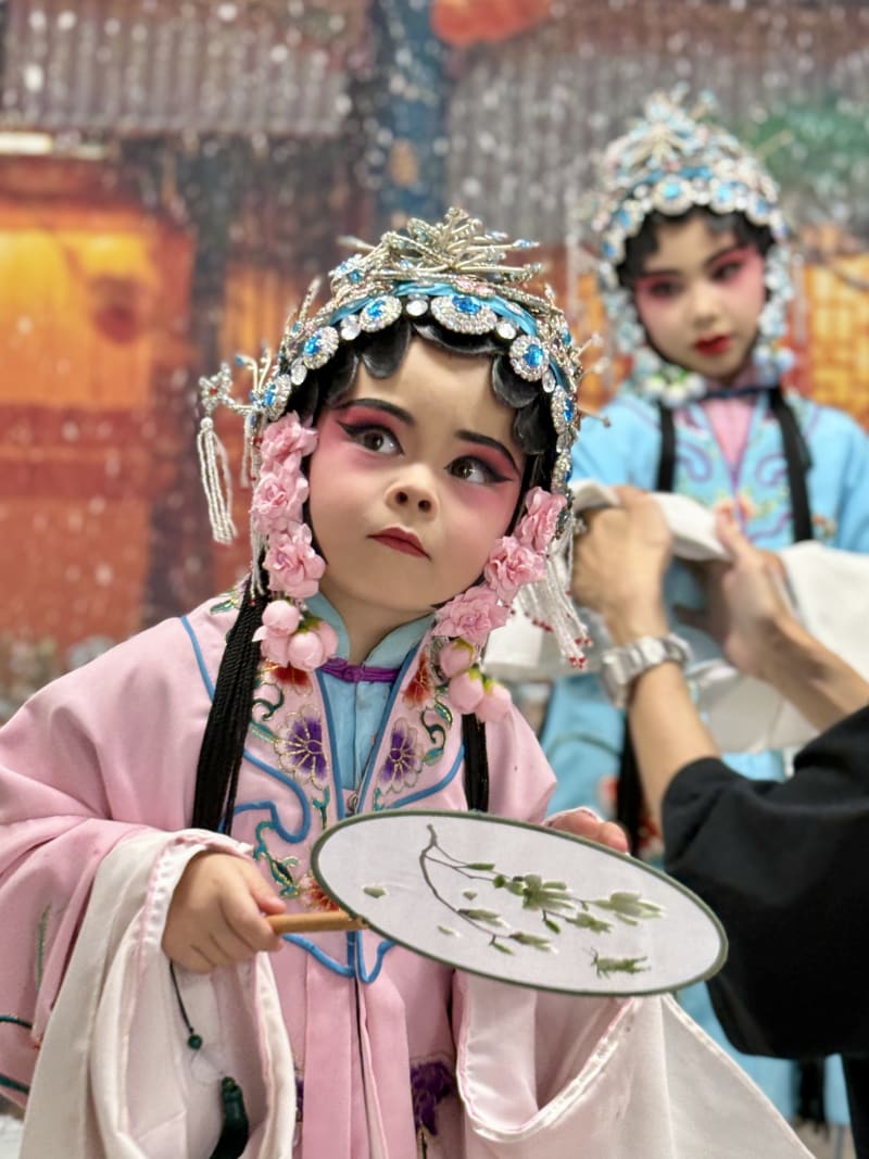 Chinese Opera Candid Curiousity