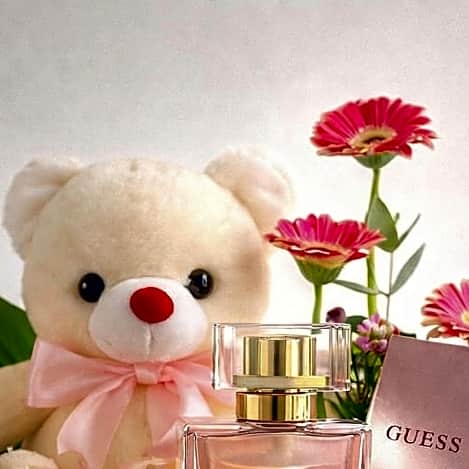 Guess Pink Luxury Gift Hamper view 2