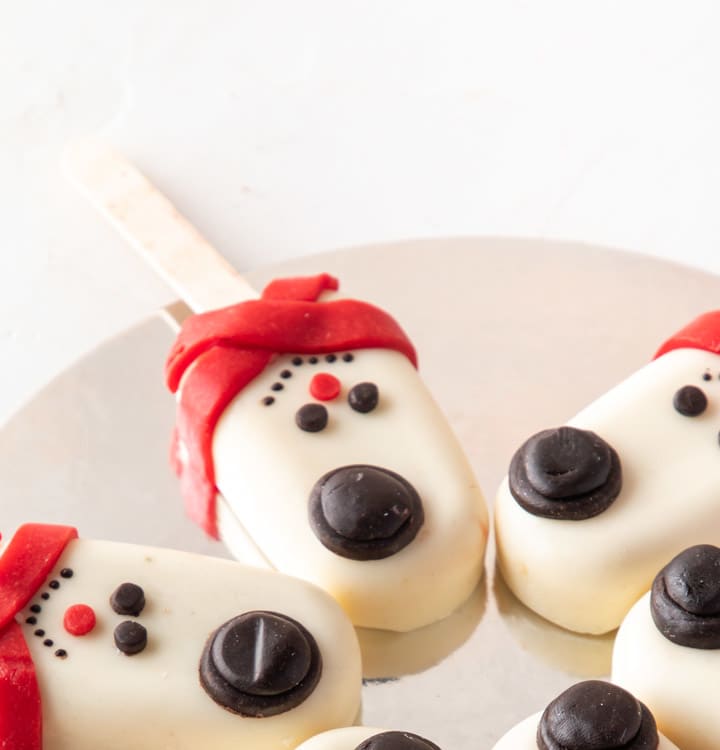 Snowman Cakesicles by NJD view 2