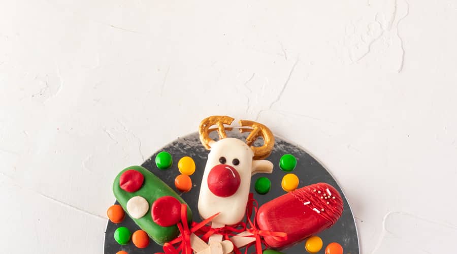Christmas Theme Cakesicles by NJD view 2