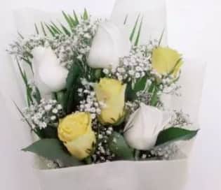 Mix white and yellow flowers bouquet view 2