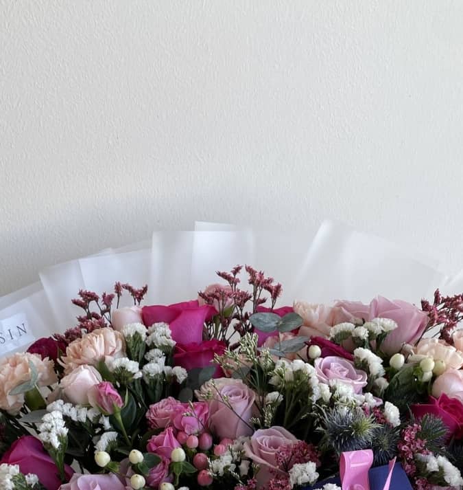 Bouquet of flowers with accessories3 view 2