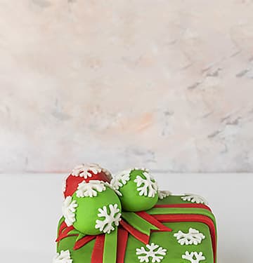 Christmas Gift Theme Cake by NJD view 2