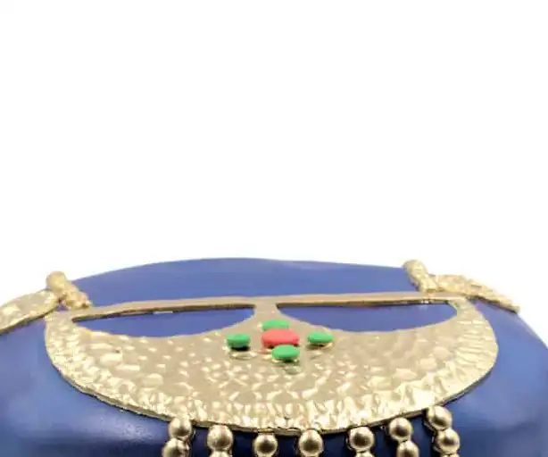 Necklace Cake view 2