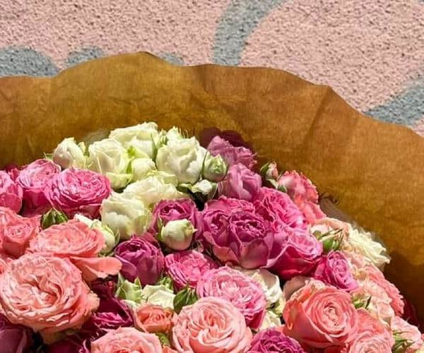 Luxury Spay roses view 2