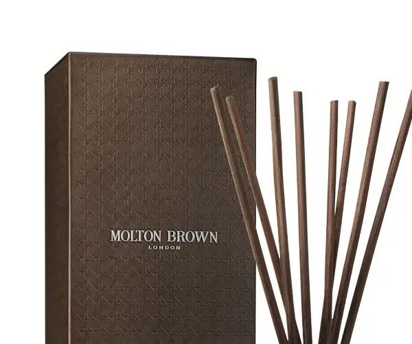 Mesmerising Oudh Accord & Gold Aroma Reeds بحجم ١٥٠ مل view 2