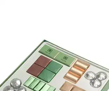 Box of 66 Pieces, Les Essentiels view 2