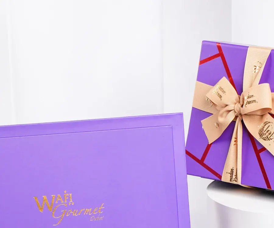 BAKLAWA AND CROCCANTE CHOCOLATE GIFT BOX view 2