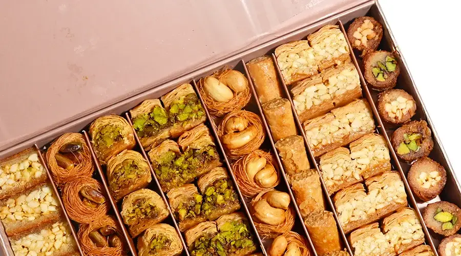 WG BAKLAWA MAGNET GIFT BOX LG view 2