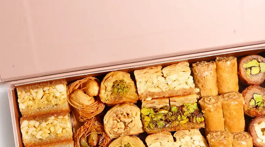 WG BAKLAWA MAGNET GIFT BOX SML view 2