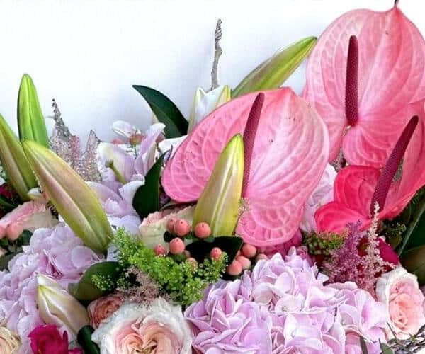 BOLD FLOWER BOUQUET view 2