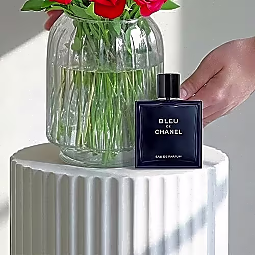 Crimson Grace And Luxe Fragrance Ensemble view 3