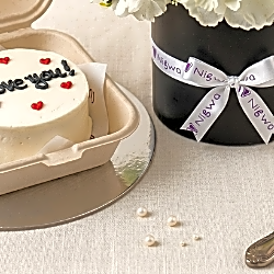 Bento Love Cake | Dark-Chocolate Mini Treat for Two with flowers box view 7