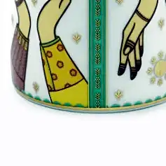 Hessa's Rose & Oud Candle 150g view 3
