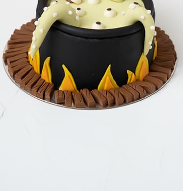Witches Cauldron cake view 3