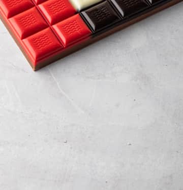 UAE FLAG CHOCOLATE BAR view 3