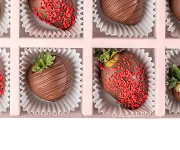 Milk chocolate Strawberries '24 Collection by NJD view 3