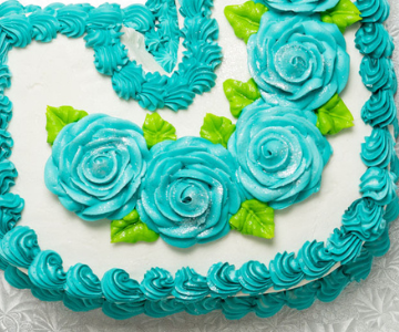 Letter J Shaped Cake view 3